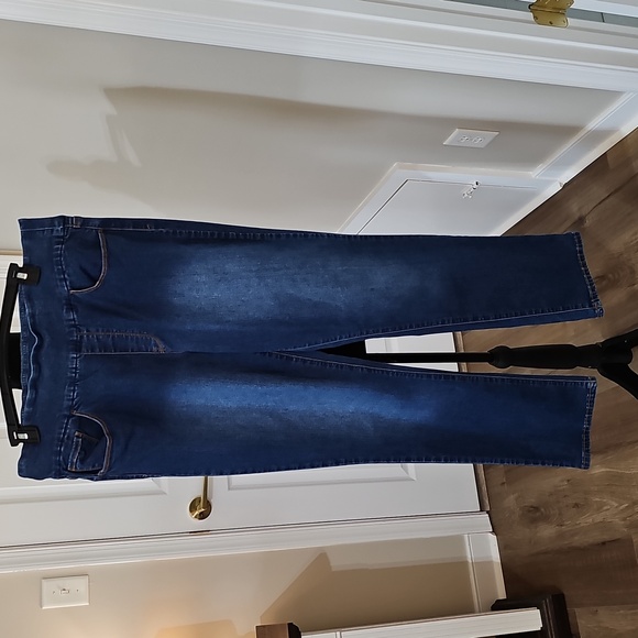 Jeans - Picture 4 of 16